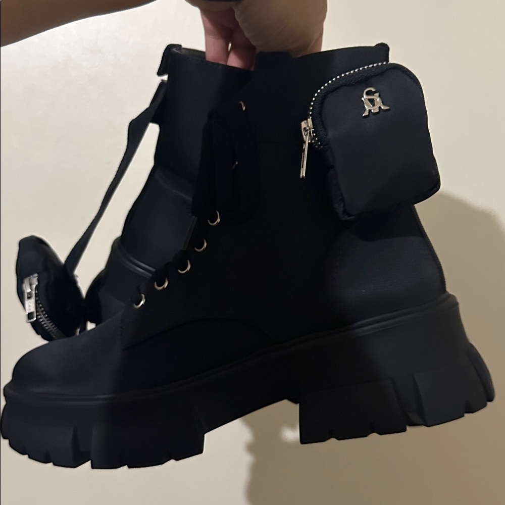 Steve Madden Black Lace Up Boots